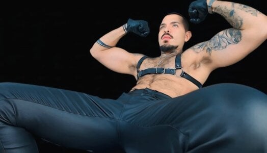 leather on the master de Adil_aminn  Imagens