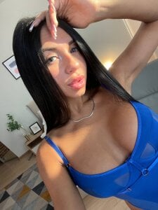 p_u_m_a_ Selfies Pic 5