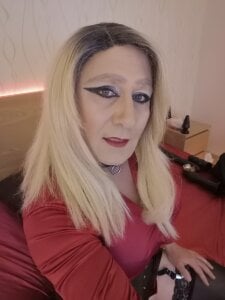 Sissy_Miss Public Pic 3