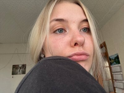 HannahMonttana me Pic 4