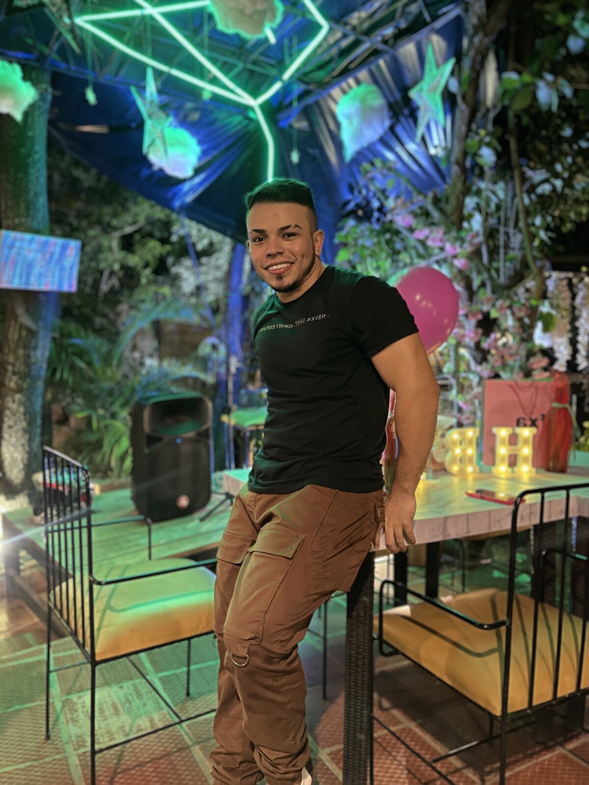 Naughty_Charly 님의 트렌드 중인 사진  3601개