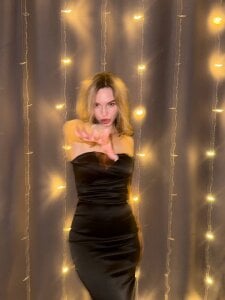 molly_crystal Lady in Black dress🖤 Pic 5