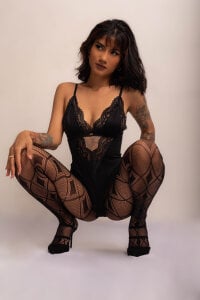 AllBlacck- Public Pic 5