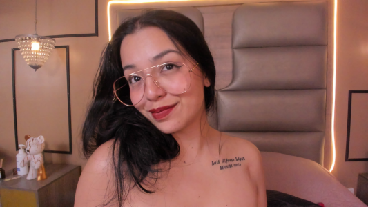 CAYLINCOLLINS BAD GIRL WITH GLASSES 🫦👓 Kuva