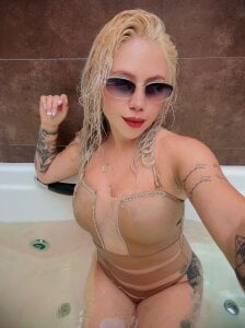 ConstansBlonde “Dive in… I’ll take care of the rest” 💦 圖片 7