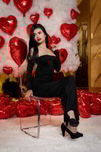 Michellespencer Happy Valentine's Day, my gift is you cumming thinking of me 😈💦 Pic 3