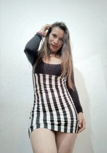 Alanna_Foxx_ Public Pic 7