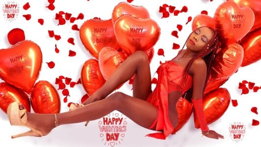 MilaHallu Happy Valentine's Day 🫦💘💘 Foto 3