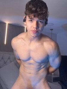 jhoumod_21_ My muscular body💪🏻🔥 Pic