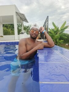 big_black27 Día de piscina Pic 2