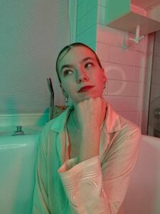 RochelCozzi Cold neon, warm silence 사진