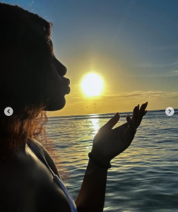 IVONNE_COLLINS33 My beach vacation (I'm taking you with me) 🌊🏖💖💋 Pic 3