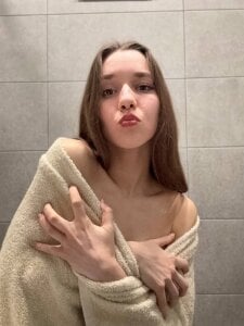 PetraHambelton bath day Pic 5