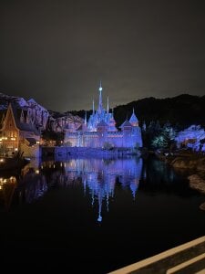 Public de KneelForAlpha  2 photos