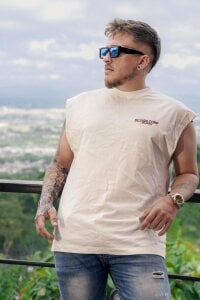 keane_lee_ 😉 One smile… and you’re already curious. Pic 3