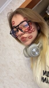 StephanieMarin a little more of me slika