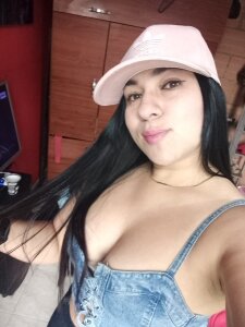 hellen_Arth Public Pic 3