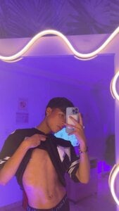 Public od osamu_tay  snímek