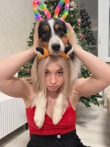 SibleyDurborow Warm New Year's hugs ❄️🤍 Pic