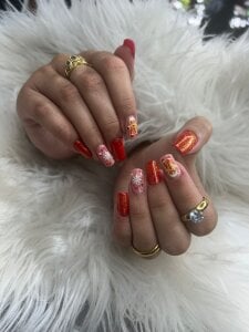 AmaraVelin Christmas nails Pic 3