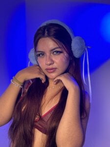 AbbyWathsonのWinter Teaseの 3枚の写真