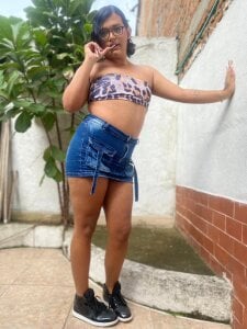 xkaty_grey CASUAL AND FUN HOUSE Pic 5