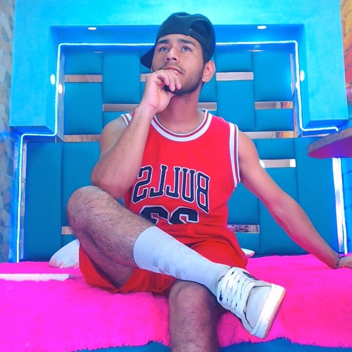 warmNoah Trending Pic 2963