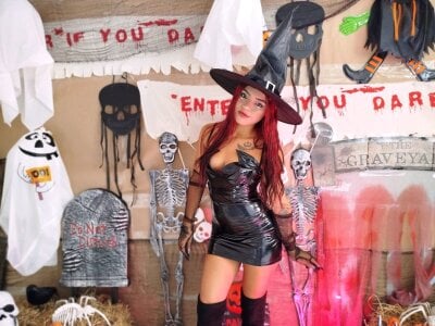 CristalLoren 😈Sexy and slutty witch 😈 Pic 5