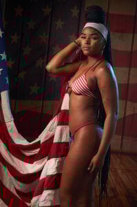 Dressed (or maybe not) to make history this 4th 🇺🇸💋 de malu_horny_69 Fotos