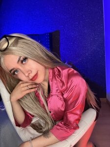 luciana_hunters your secretary Pic 2