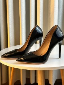 missmegann This is how I walk… straight into your fantasies Pic 5