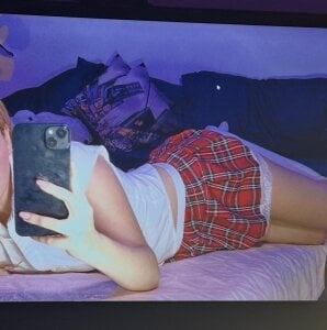 AlinaCarter Public Pic 6