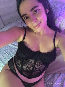 Sara-215 Public Pic 5