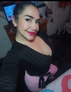 MaryRoze_ I like being your girl ❤️ Pic 2