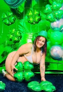 ScarlettSexRx 💚🍀✨ Green looks good on me… but it looks even better when you’re watching. 😏🔥 صورة واحدة|ScarlettSexRx 💚🍀✨ Green looks good on me… but it looks even better when you’re watching. 😏🔥 صورتان|ScarlettSexRx 💚🍀✨ Green looks good on me… but it looks even better when you’re watching. 😏🔥  3 صور|ScarlettSexRx 💚🍀✨ Green looks good on me… but it looks even better when you’re watching. 😏🔥  3 صورة