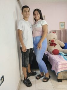 Dylan_and_Kim Public Hình 2