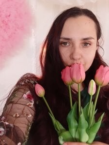 VoulezVous_Angel I love when people give me flowers. 사진