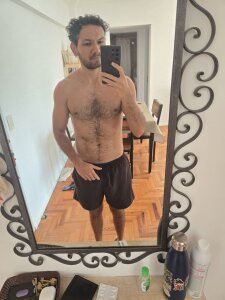 arielenbsasのPablo - 34 y.o. (Vers Guess)の 2枚の写真