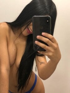 Charlotte_megann Public 圖片