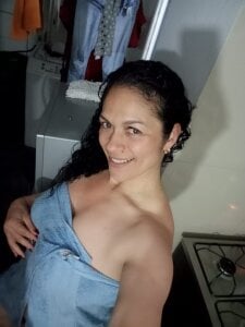 Aliciia_cute1 leaving the bathroom bigass bigboobs Pic 5