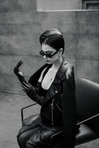 ElleDiane Black & White Pic 2