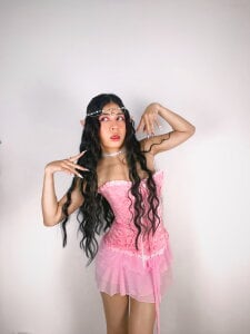 _Viollet Whipers of Rose Pic 5