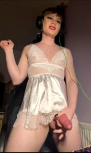FemboyShow white angel Foto