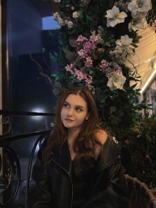 Red_Ava Public Pic 3