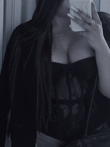 AlishaBennett Public Immagine 