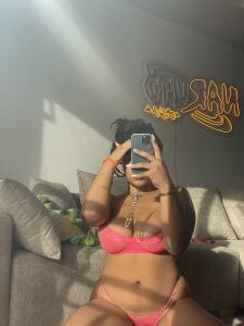 SashaLiciosa_ Public Pic 3