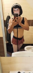 OlyaAnalSlut Public Pic 3