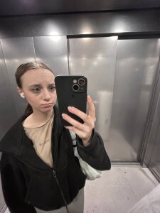 Taya_Grey Public Pic 5