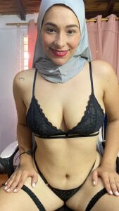 Ready to live out your wildest fantasies 😈 de ShanaJamil  3 Imagens