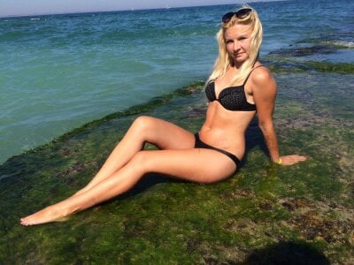 Allie_Janet Public Pic 2